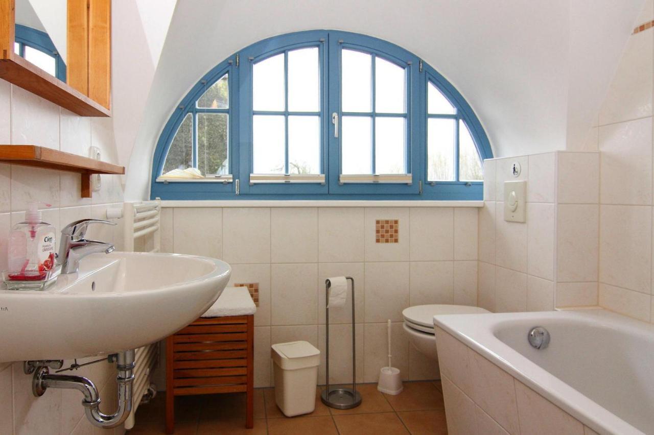 Reetdachhaus Mit Eigenem Strandkorb In Wohlenberg An Der Ostsee Esterno foto