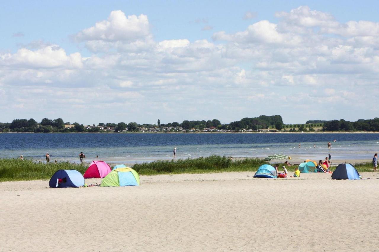 Reetdachhaus Mit Eigenem Strandkorb In Wohlenberg An Der Ostsee Esterno foto